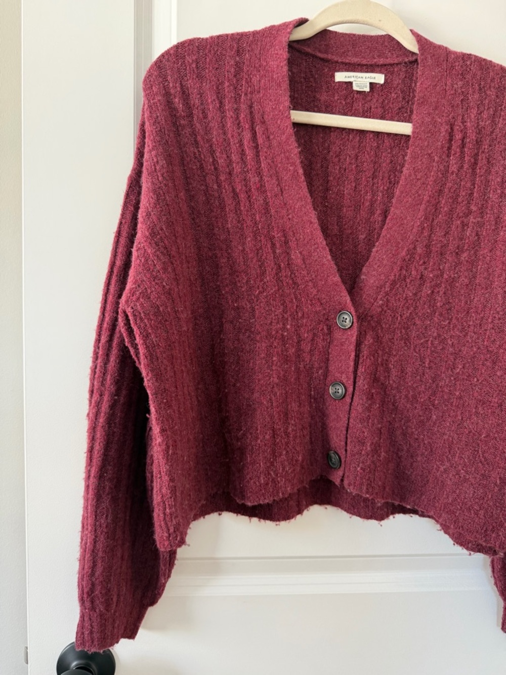 AMERICAN EAGLE | Ribbed V-Neck Oversized Cropped Cardigan Sweater - Raspberry - Picture 3 of 8